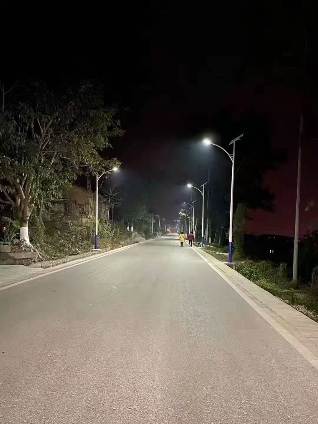 太陽(yáng)能路燈擁抱AI：讓每一處點(diǎn)亮都更智能、更高效